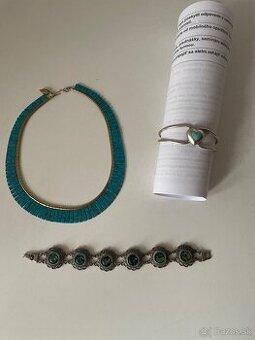 Náramky a náhrdelník