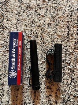 Smith a wesson obušok SWBAT12B