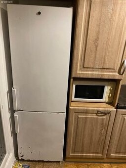 Predám chladničku Beko RCSA 270 M21W.