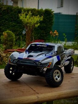 Traxxas slash - 1