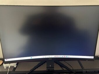 Herný Monitor // 32" AOC C32G2ZE/BK Gaming