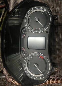 Tachometer / Budiky Skoda Octavia 2.0tfsi RS