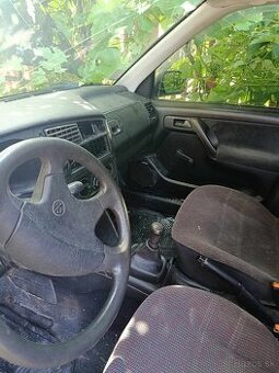 Golf 3,benzín,odhlásený