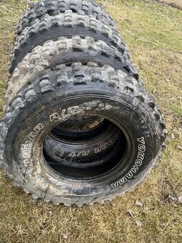 Predám teréne pneu 215/80r15