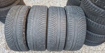 235/45R19 Michelin 99V