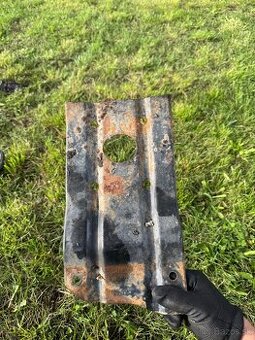 Kryt pod prevodovku Toyota lj kzj hzj 70 73 78 - 1