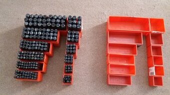 Raznice-drevo,kov,koža