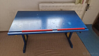 Darujem detský písací stôl