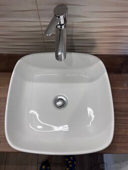 Umývadlo s batériou