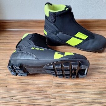 Bežkarske topanky c 35