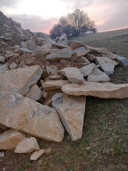 Darujem  skaly ,kameň.  Vhodné do gabionu ,na ploty nášľap