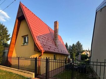 Zrekonštruovaná chata s krásnou záhradou