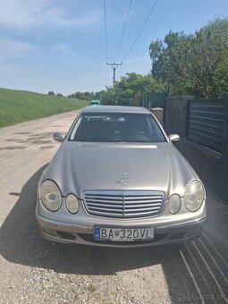 Mercedes-Benz E320 CDI 4matic, r. 2006, automat