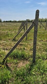 Predám vinohradnícke stĺpiky.