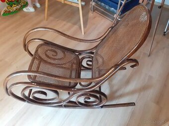 Predám hojdacie kreslo neznačené thonet