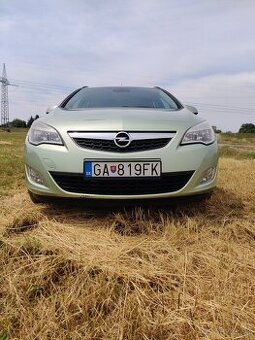 Opel Astra J ST 1,6 benzin (2011)