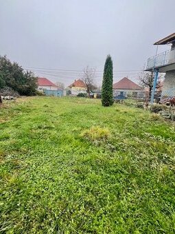 Stavebný pozemok Veľký Cetín, 535m2, voda,plyn, elek.,studňa