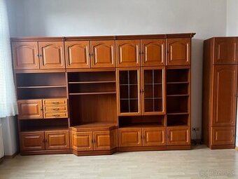 Skriňa s posteľou a obývacia skriňa