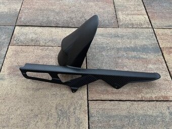 Suzuki gsx-r1000 zadny blatnik s krytom retaze carbon