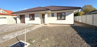 Moderný 4-izbový rodinný dom s garážou na predaj - 1