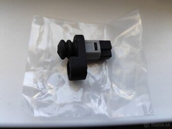 Senzor otvorenia dverí 3pin na Nissan Terrano