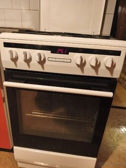 Plynovy sporák Amica s elektrickou rúrou