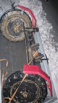 Predam prednú napravu na zetor, liatinová vaňa