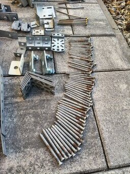 vruty do betónu na prichytenie šalungu, klince, a iné