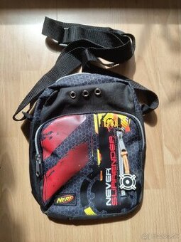 malá taška cez rameno značky NERF