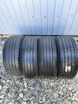 255/45/19 255/45 R19 PIRELLI .VW TIGUAN AUDI A8 AUDI R19