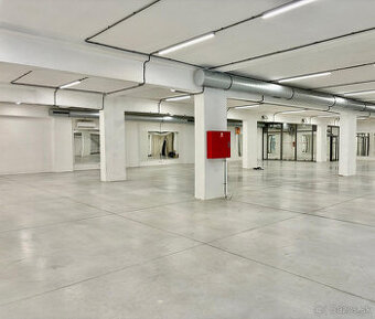 Na prenájom výrobno-skladový priestor  v Bratislave. - 930m2