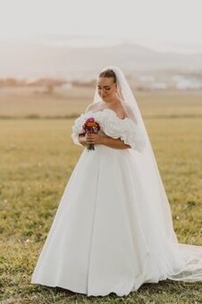 Svadobné šaty Kira Nova