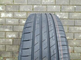 Letné pneu Goodyear Efficient Grip 215/55 R18