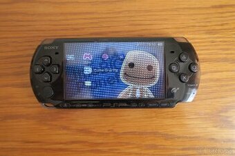 PSP 3000 s original púzdrom a káblom