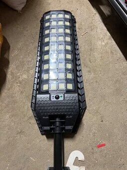 Poulična lampa solarna /led vonkajšie svetlo
