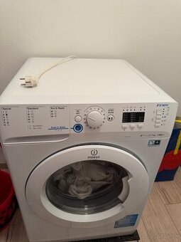 Práčka Indesit Innex (7 kg, 1200 ot./min)