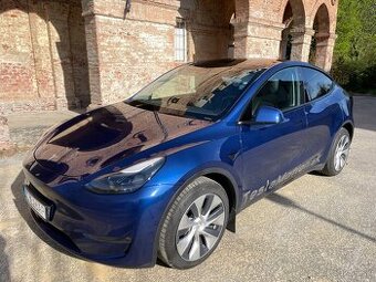 Tesla model Y Long range Dual motor.