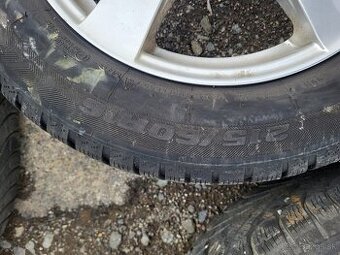 Elektróny Suzuki 215/60 R16