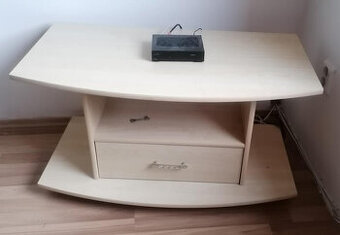 stolik pod televizor