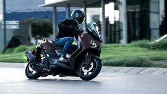 yamaha tech max x max 125 cm3 novy skuter