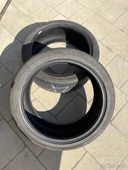 Continental 235/40 R19 V