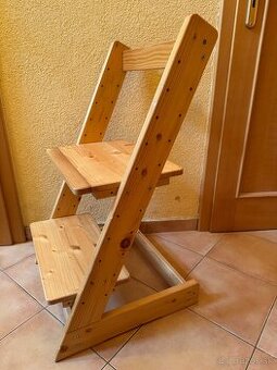 Predam nastavitelnu stolicku pre deti