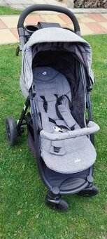 športový kočiar joie