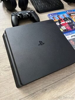 PS 4 Slim + príslušenstvo