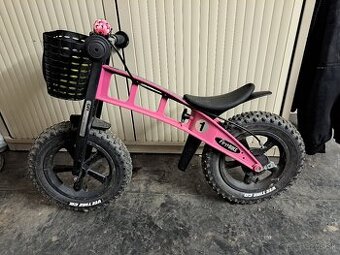 Predám špičkové odrážadlo first bike - ružové