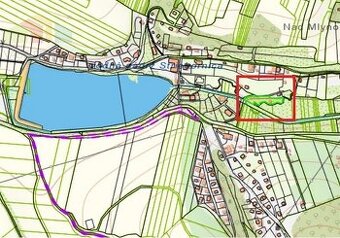 Rekreačný pozemok 1365m2 s chatkou so súpisným číslom, Mora