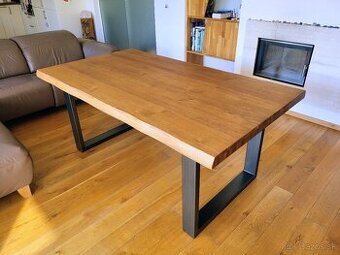 Stôl z masívu dubový