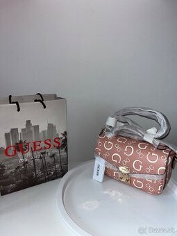 Kabelka Guess Sauri Crossbody Flap