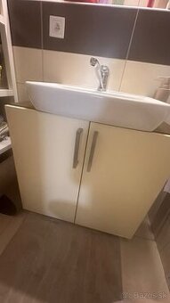 Kupelnove skrinky a umyvadlo (aj samostatne)