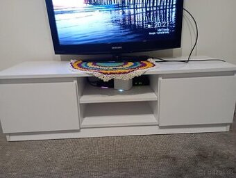 Stolik pod tv